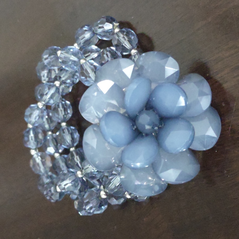 1486 Women's Blue Beaded Floral Stretch Bracelet